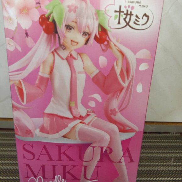 Sakura Miku Noodle Stopper Figure by Furyu - Japan Import - Anime Collectible - Picture 8 of 10